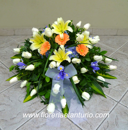 Manto Floral con rosas para condolencias 